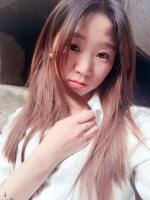 儿子摸父亲巧克力棒